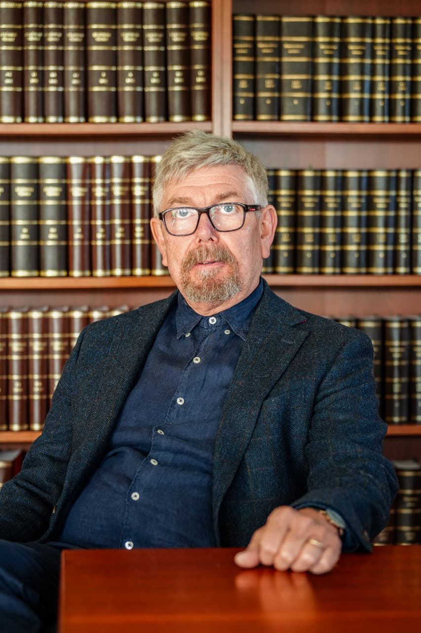 Pétur Kristinsson, Lögmaður/eigandi